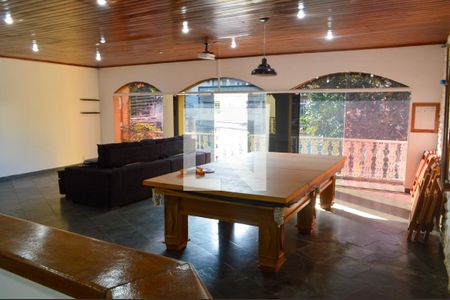 Casa à venda com 160m², 3 quartos e 3 vagas Casa à venda com 160m², 3 quartos e 3 vagasSalão de Jogos