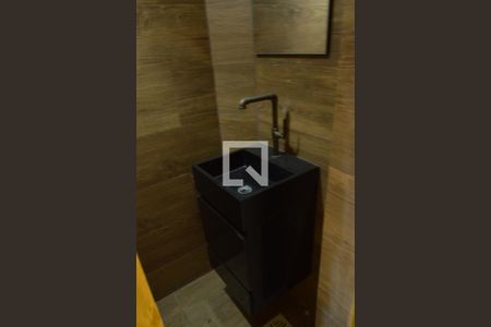 Casa à venda com 160m², 3 quartos e 3 vagas Casa à venda com 160m², 3 quartos e 3 vagasBanheiro de Serviço