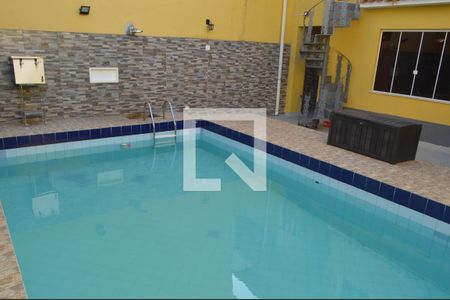 Casa à venda com 160m², 3 quartos e 3 vagas Casa à venda com 160m², 3 quartos e 3 vagasPiscina