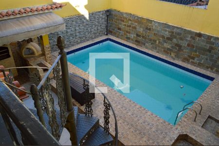Casa à venda com 160m², 3 quartos e 3 vagas Casa à venda com 160m², 3 quartos e 3 vagasPiscina