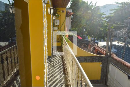 Casa à venda com 160m², 3 quartos e 3 vagas Casa à venda com 160m², 3 quartos e 3 vagasVaranda do Salão de Jogos