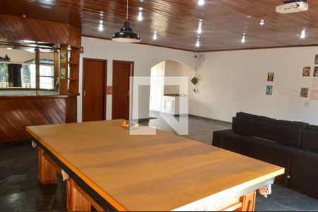 Casa à venda com 160m², 3 quartos e 3 vagas Casa à venda com 160m², 3 quartos e 3 vagasSalão de Jogos