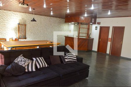 Casa à venda com 160m², 3 quartos e 3 vagas Casa à venda com 160m², 3 quartos e 3 vagasSalão de Jogos