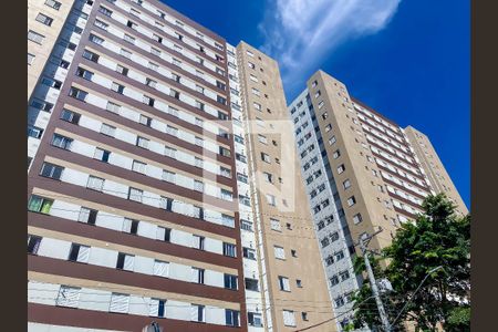 Apartamento para alugar com 46m², 2 quartos e 1 vaga Apartamento para alugar com 46m², 2 quartos e 1 vagaFachada