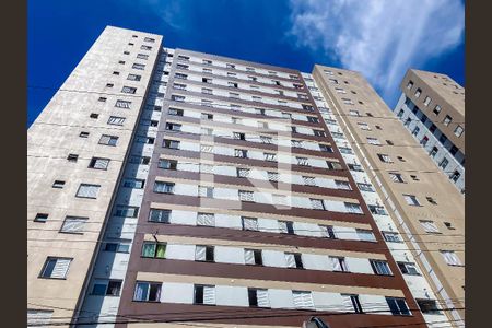 Apartamento para alugar com 46m², 2 quartos e 1 vaga Apartamento para alugar com 46m², 2 quartos e 1 vagaFachada