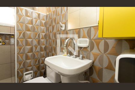 Casa à venda com 251m², 2 quartos e 2 vagasBanheiro