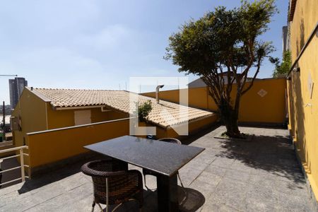 Casa à venda com 251m², 2 quartos e 2 vagasQuintal