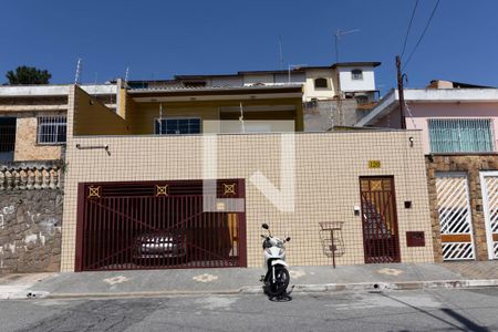 Casa à venda com 251m², 2 quartos e 2 vagasFachada