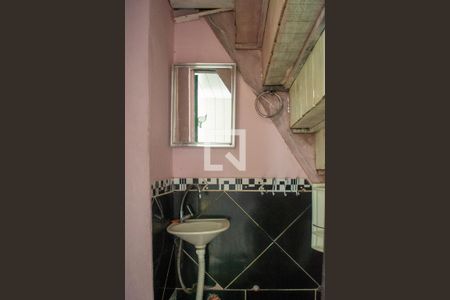 Banheiro  de casa à venda com 1 quarto, 80m² em Cristal, Porto Alegre