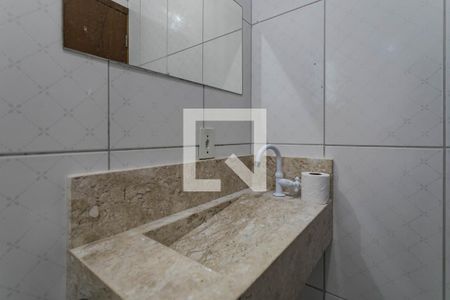 Banheiro de casa para alugar com 2 quartos, 67m² em Jardim Aeroporto Iii, Mogi das Cruzes