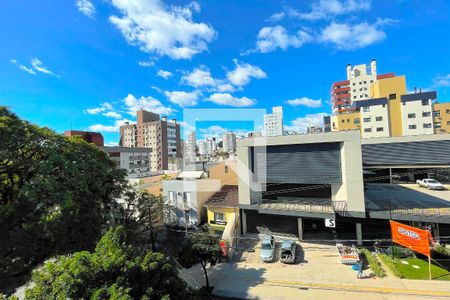 Vista da Suíte de apartamento para alugar com 2 quartos, 75m² em Petrópolis, Porto Alegre