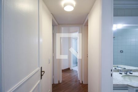 Corredor  de apartamento para alugar com 3 quartos, 105m² em Vila Nova Conceição, São Paulo