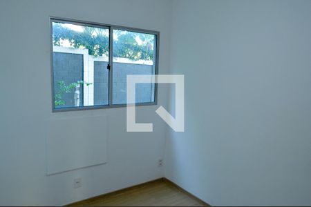 Quarto 1 de apartamento para alugar com 2 quartos, 64m² em Taquara, Rio de Janeiro
