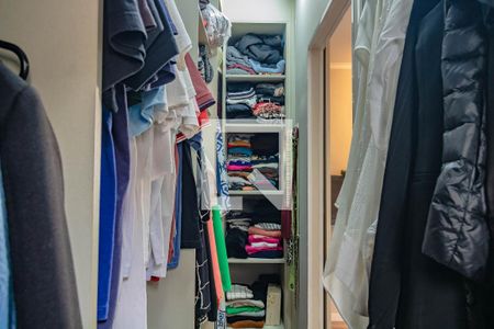 Apartamento à venda com 134m², 4 quartos e 2 vagas Apartamento à venda com 134m², 4 quartos e 2 vagasCloset Quarto 4