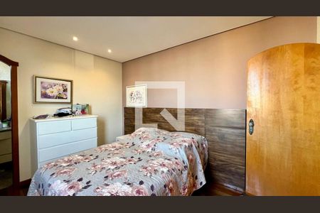 Quarto 1 de apartamento para alugar com 4 quartos, 120m² em Sagrada Família, Belo Horizonte