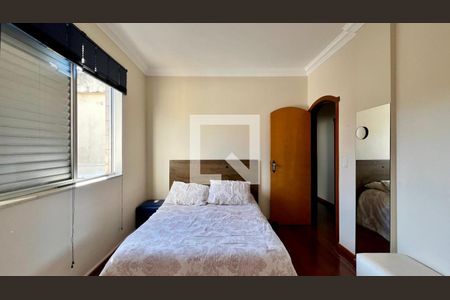 Quarto 2 de apartamento para alugar com 4 quartos, 120m² em Sagrada Família, Belo Horizonte