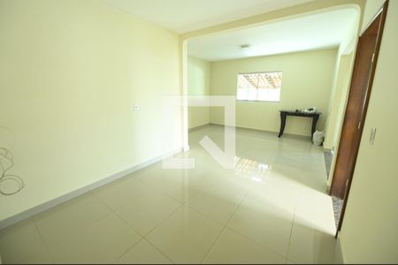 Sala de casa para alugar com 3 quartos, 200m² em Setor Gentil Meireles, Goiânia