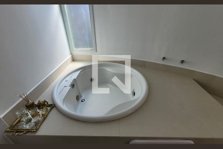 Apartamento à venda com 385m², 4 quartos e 4 vagas Apartamento à venda com 385m², 4 quartos e 4 vagasBanheiro da suíte 4