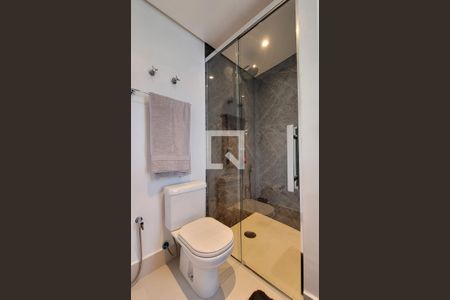 Apartamento à venda com 385m², 4 quartos e 4 vagas Apartamento à venda com 385m², 4 quartos e 4 vagasBanheiro da suíte 3