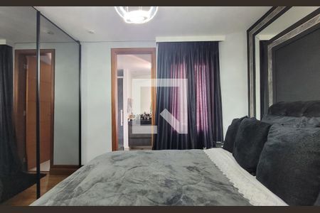 Apartamento à venda com 385m², 4 quartos e 4 vagas Apartamento à venda com 385m², 4 quartos e 4 vagasSuíte 3