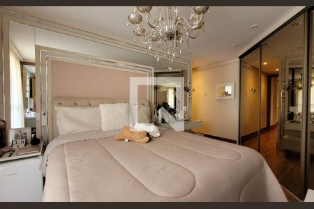 Apartamento à venda com 385m², 4 quartos e 4 vagas Apartamento à venda com 385m², 4 quartos e 4 vagasSuíte