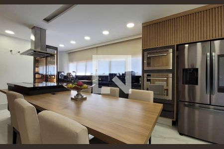 Apartamento à venda com 385m², 4 quartos e 4 vagas Apartamento à venda com 385m², 4 quartos e 4 vagasCozinha