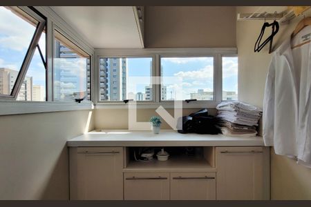 Apartamento à venda com 385m², 4 quartos e 4 vagas Apartamento à venda com 385m², 4 quartos e 4 vagasQuarto de serviço