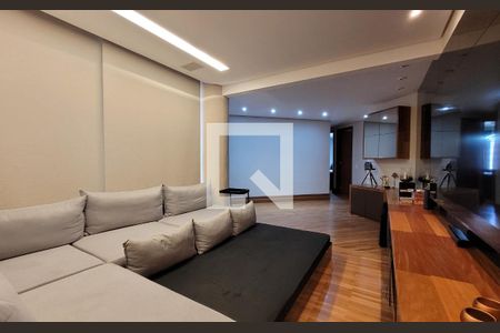 Apartamento à venda com 385m², 4 quartos e 4 vagas Apartamento à venda com 385m², 4 quartos e 4 vagasSala 2