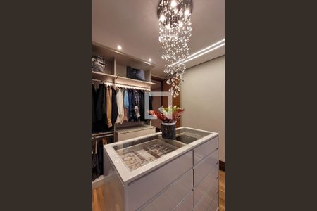 Apartamento à venda com 385m², 4 quartos e 4 vagas Apartamento à venda com 385m², 4 quartos e 4 vagasCloset