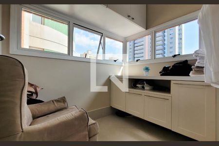 Apartamento à venda com 385m², 4 quartos e 4 vagas Apartamento à venda com 385m², 4 quartos e 4 vagasQuarto de serviço