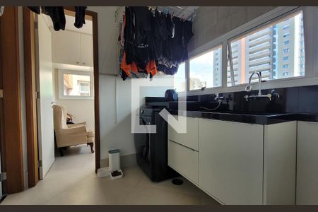 Apartamento à venda com 385m², 4 quartos e 4 vagas Apartamento à venda com 385m², 4 quartos e 4 vagasArea de serviço