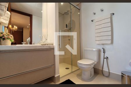 Apartamento à venda com 385m², 4 quartos e 4 vagas Apartamento à venda com 385m², 4 quartos e 4 vagasBanheiro da suíte 2