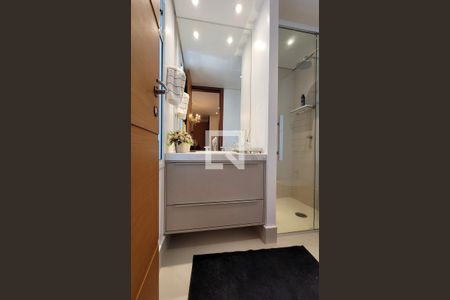 Apartamento à venda com 385m², 4 quartos e 4 vagas Apartamento à venda com 385m², 4 quartos e 4 vagasBanheiro da suíte 2