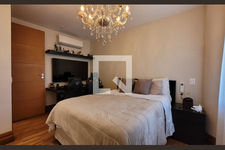 Apartamento à venda com 385m², 4 quartos e 4 vagas Apartamento à venda com 385m², 4 quartos e 4 vagasSuíte 2