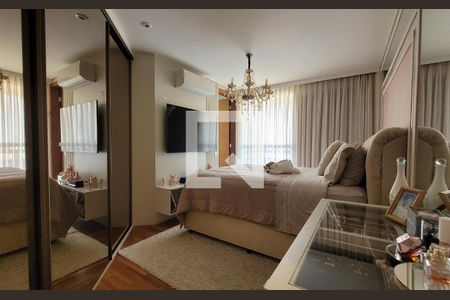 Apartamento à venda com 385m², 4 quartos e 4 vagas Apartamento à venda com 385m², 4 quartos e 4 vagasSuíte