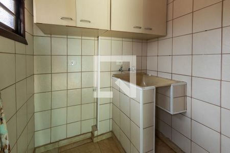 Casa para alugar com 60m², 2 quartos e 1 vagaÁrea de Serviço