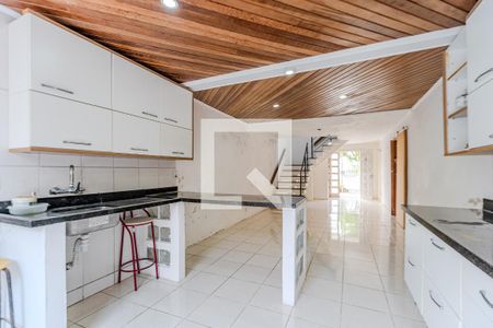Cozinha de casa para alugar com 6 quartos, 325m² em Partenon, Porto Alegre
