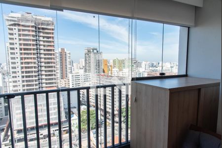 Varanda de kitnet/studio para alugar com 1 quarto, 27m² em Paraíso, São Paulo