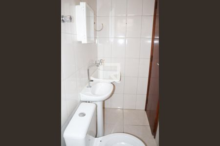 Banheiro de apartamento para alugar com 1 quarto, 20m² em Vila Gustavo, São Paulo