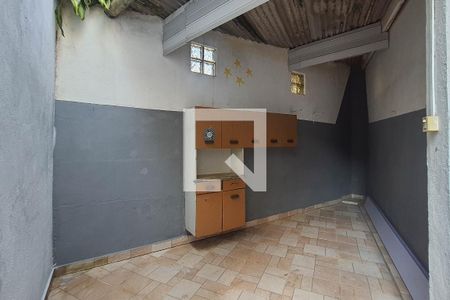 Casa para alugar com 80m², 2 quartos e 1 vagaQuintal