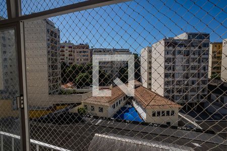 Sala vista da janela de apartamento para alugar com 2 quartos, 70m² em Flamengo, Rio de Janeiro