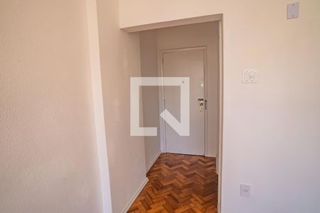 corredor de entrada de apartamento para alugar com 2 quartos, 70m² em Flamengo, Rio de Janeiro