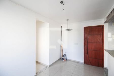 Sala de apartamento para alugar com 2 quartos, 50m² em Vila Dagmar, Belford Roxo