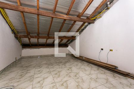 Casa à venda com 200m², 3 quartos e 4 vagasSótão
