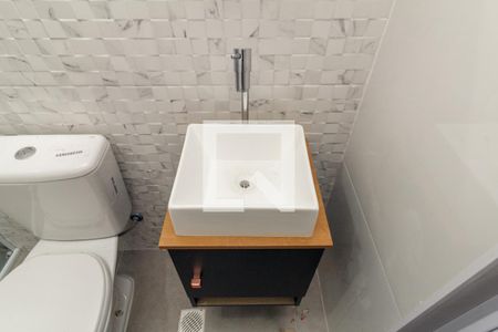 Banheiro de kitnet/studio para alugar com 1 quarto, 37m² em Vila Buarque, São Paulo