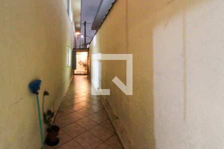 Casa à venda com 200m², 3 quartos e 3 vagas Casa à venda com 200m², 3 quartos e 3 vagascorredor lateral