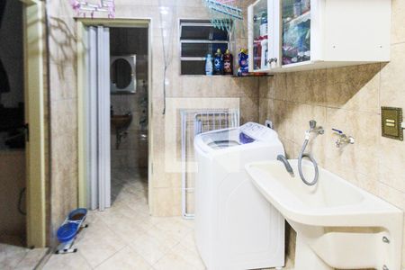 Casa à venda com 200m², 3 quartos e 3 vagas Casa à venda com 200m², 3 quartos e 3 vagasÁrea de Serviço