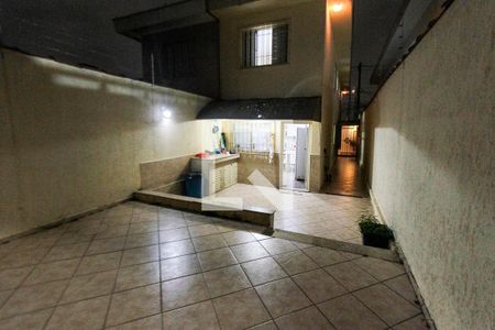 Casa à venda com 200m², 3 quartos e 3 vagas Casa à venda com 200m², 3 quartos e 3 vagasQuintal