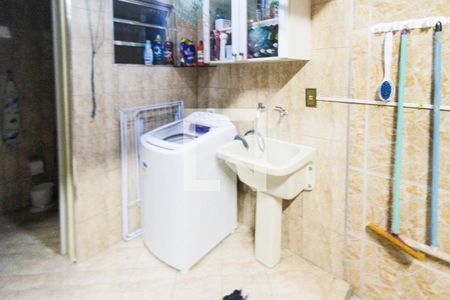 Casa à venda com 200m², 3 quartos e 3 vagas Casa à venda com 200m², 3 quartos e 3 vagasÁrea de Serviço