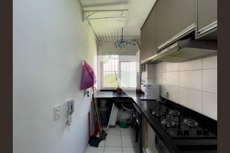Sala e Cozinha Integrada  de apartamento para alugar com 2 quartos, 44m² em Vila Carmosina, São Paulo